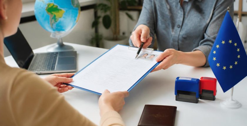 යුරෝපයට ඇතුළු වීමේ නිල සේවා බලපත්‍ර (Work Permits) ලබාගැනීමේ නිවැරදි පියවර රටවිරුවන්ට පහදා දෙයි